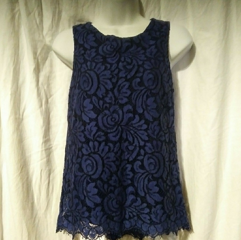 ST. JOHN BLACK LABELSLEEVLESS BLOUSE SIZE 0